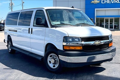 2025 Chevrolet Express Passenger 1LT