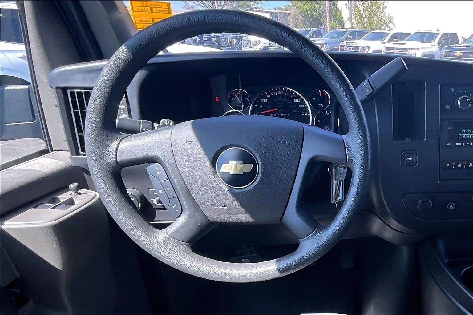 2025 Chevrolet Express Passenger 1LT