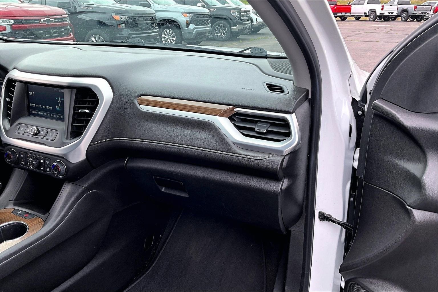 2018 GMC Acadia SLE