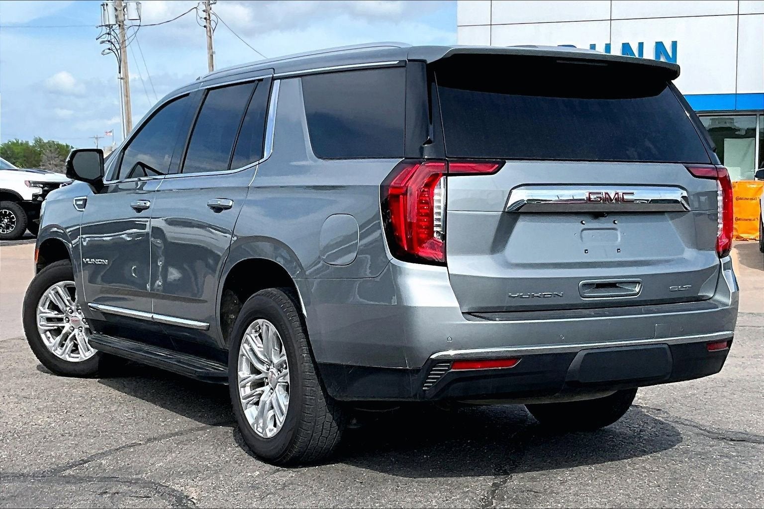 2023 GMC Yukon SLT