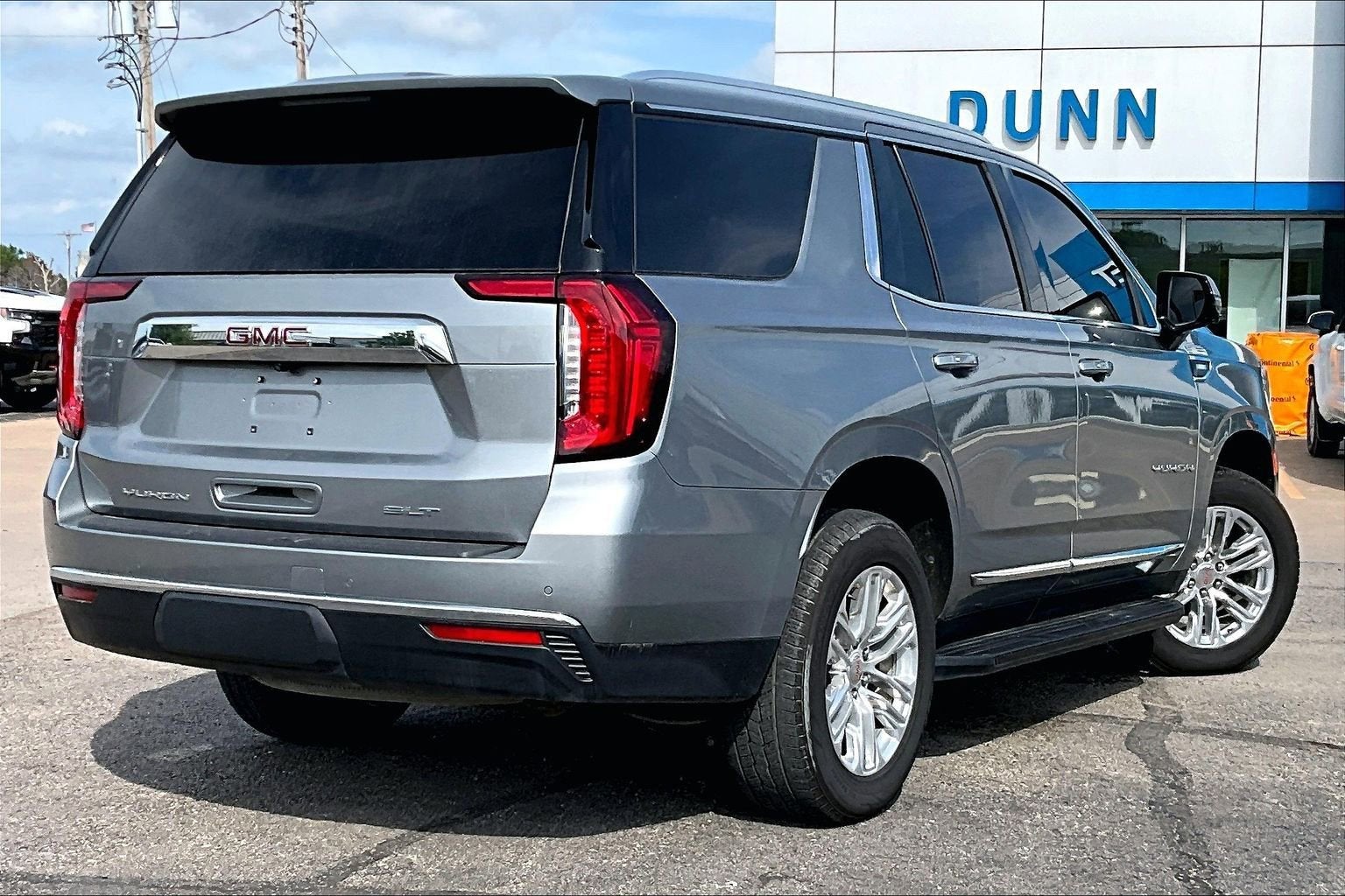 2023 GMC Yukon SLT