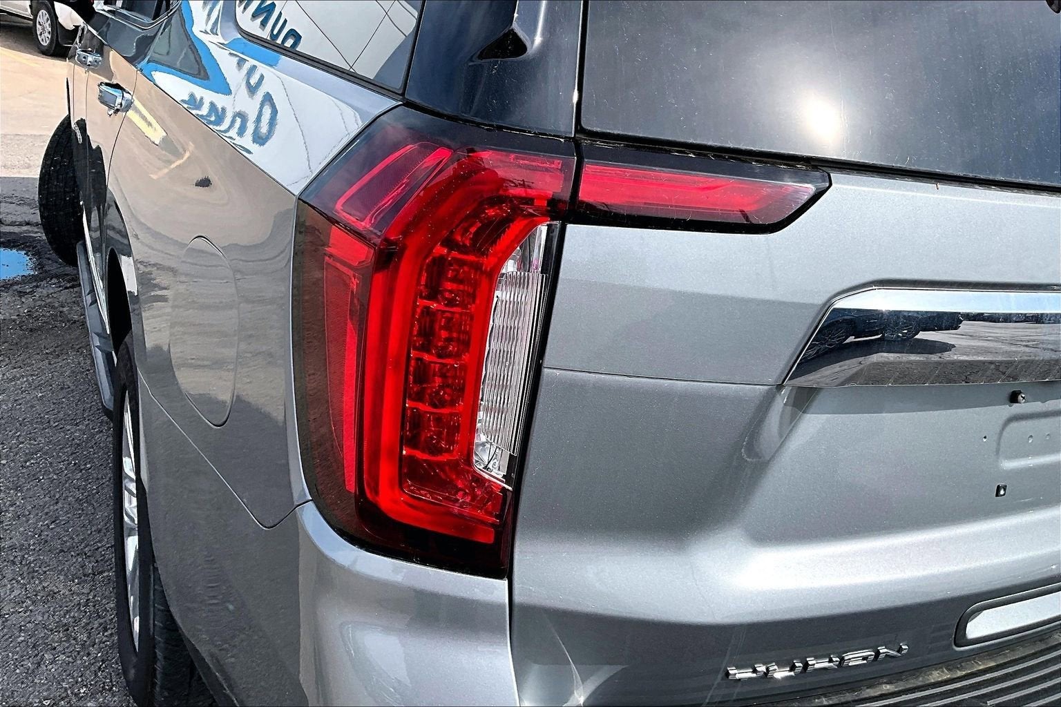2023 GMC Yukon SLT