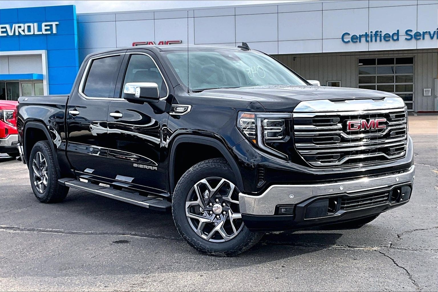 2026 GMC Sierra 1500 SLT
