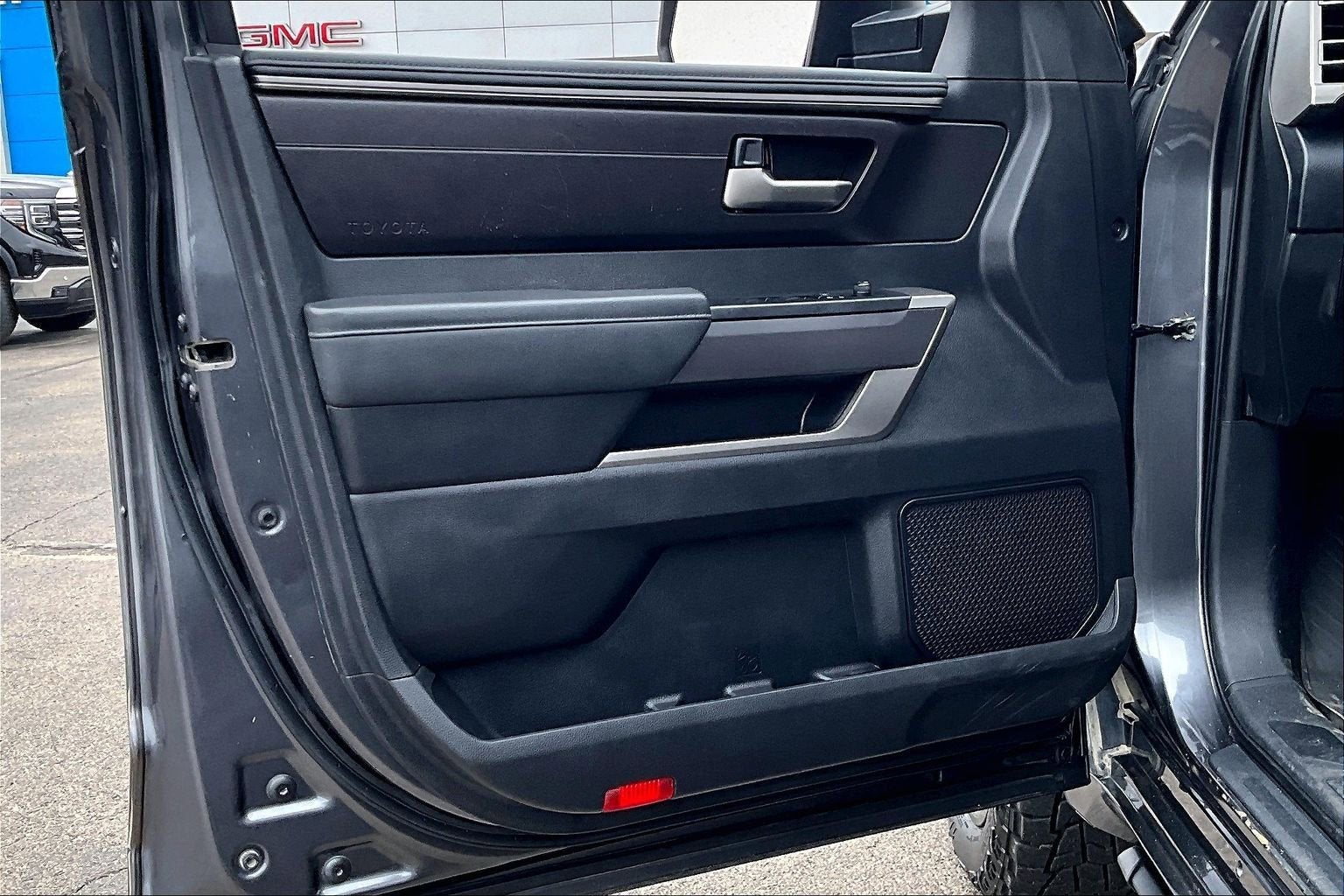 2023 Toyota Tundra 4WD SR5